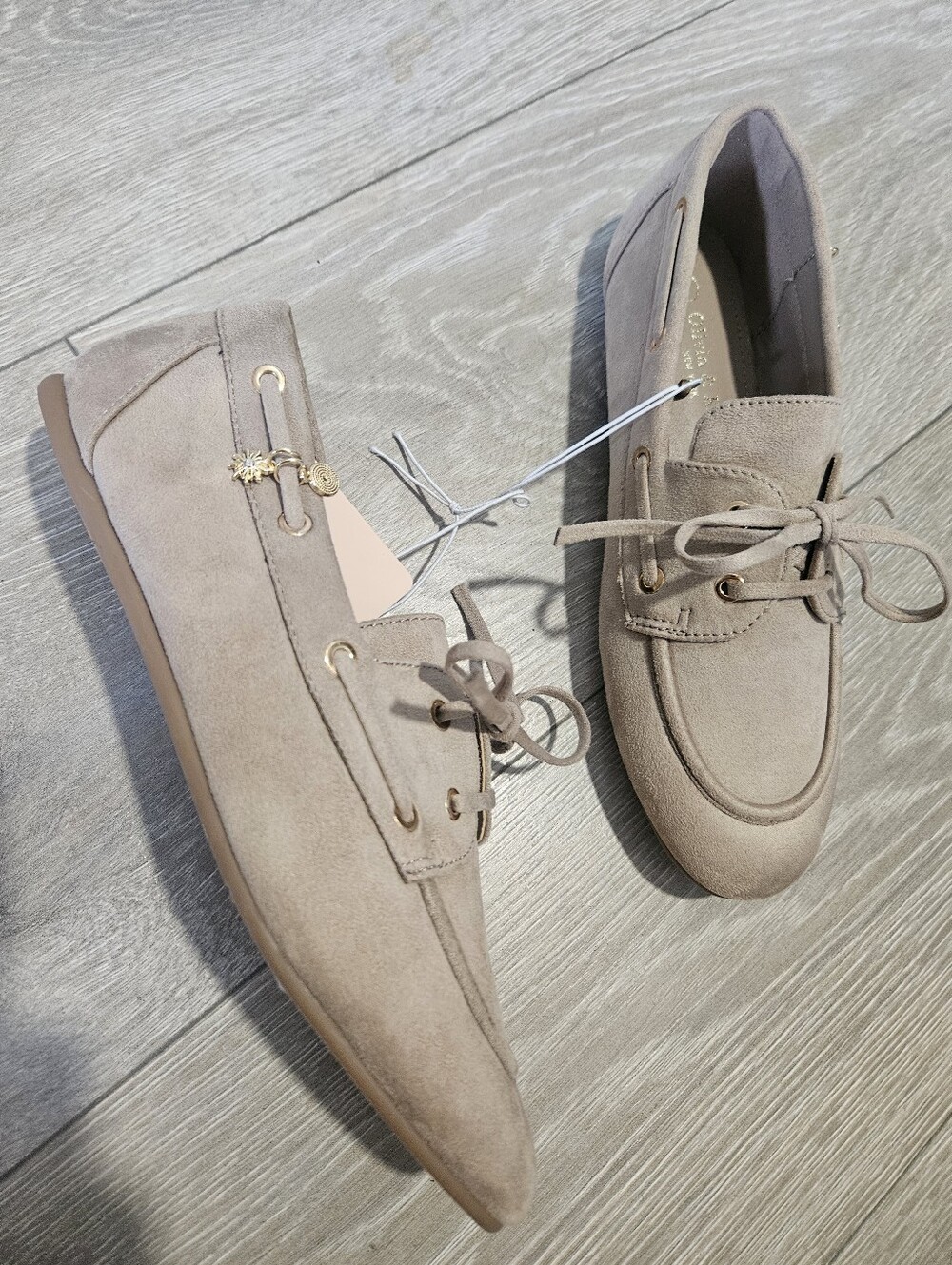 OLIVIA & KATE NWT Women's Taupe Lace-Up Casual Loafers Shoes Flats Gold